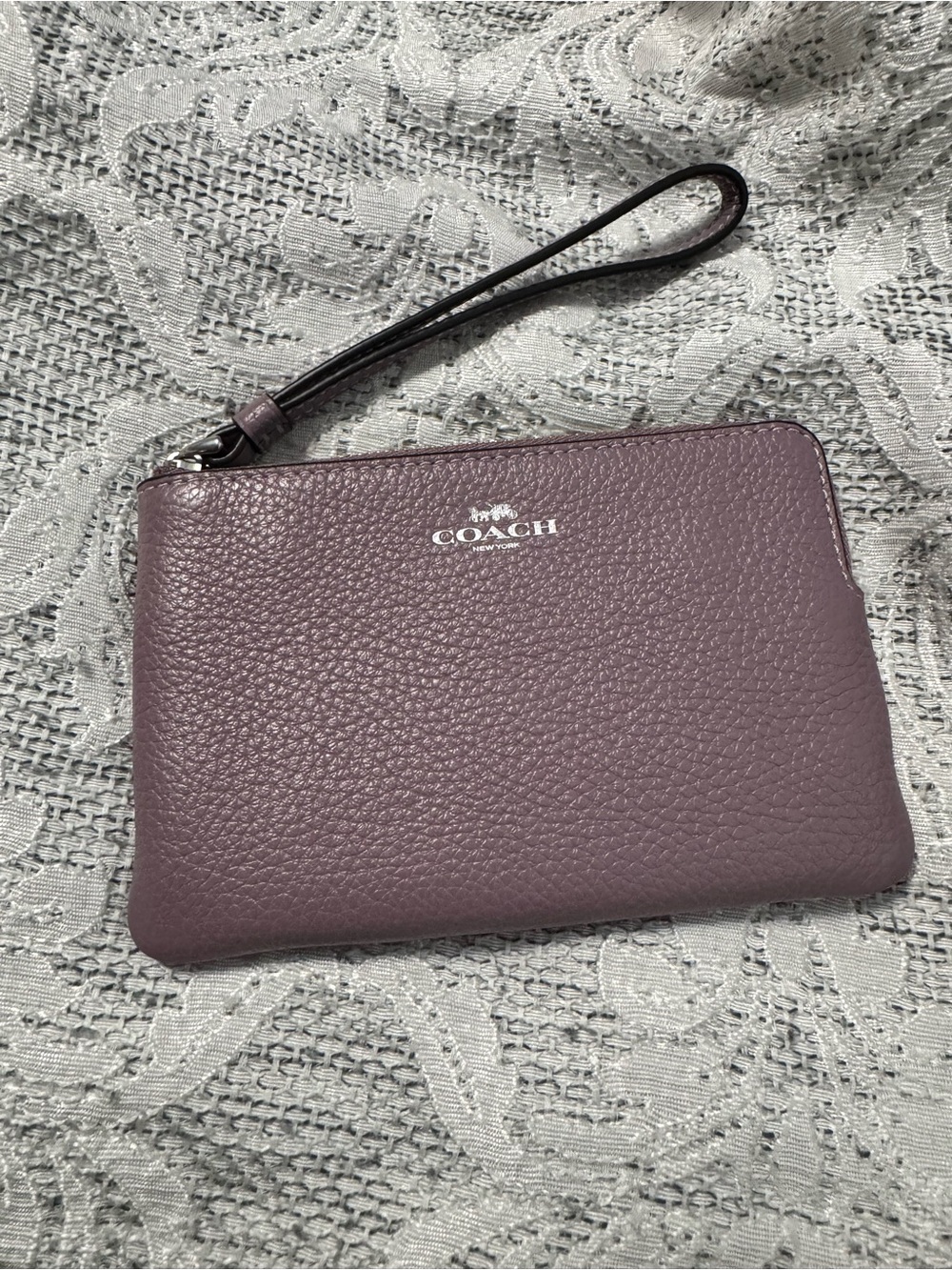 ❇️New COACH Pebbled Leather Wristlet ❇️
